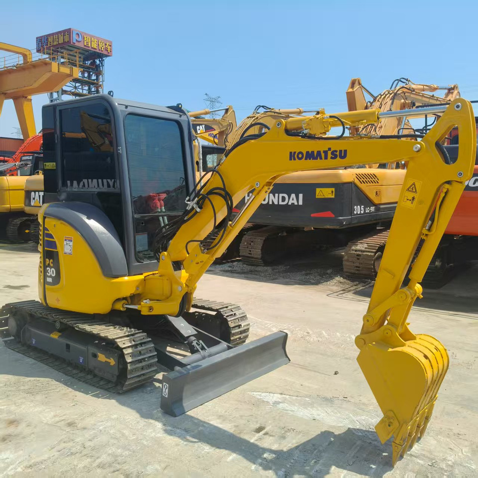 KOMATSU PC30 - Mini escavadeira: foto 1 KOMATSU PC30 - Mini escavadeira: foto 1