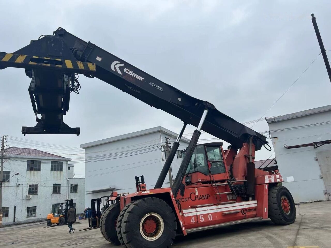 Kalmar DRF450-60S5 - Reachstacker porta contentores: foto 3 Kalmar DRF450-60S5 - Reachstacker porta contentores: foto 3
