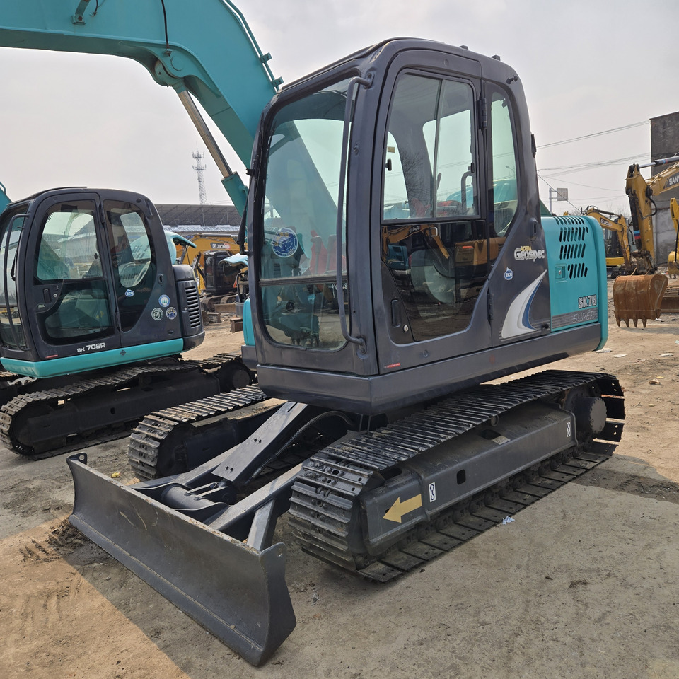 Kobelco SK75-8 - Mini escavadeira: foto 4 Kobelco SK75-8 - Mini escavadeira: foto 4