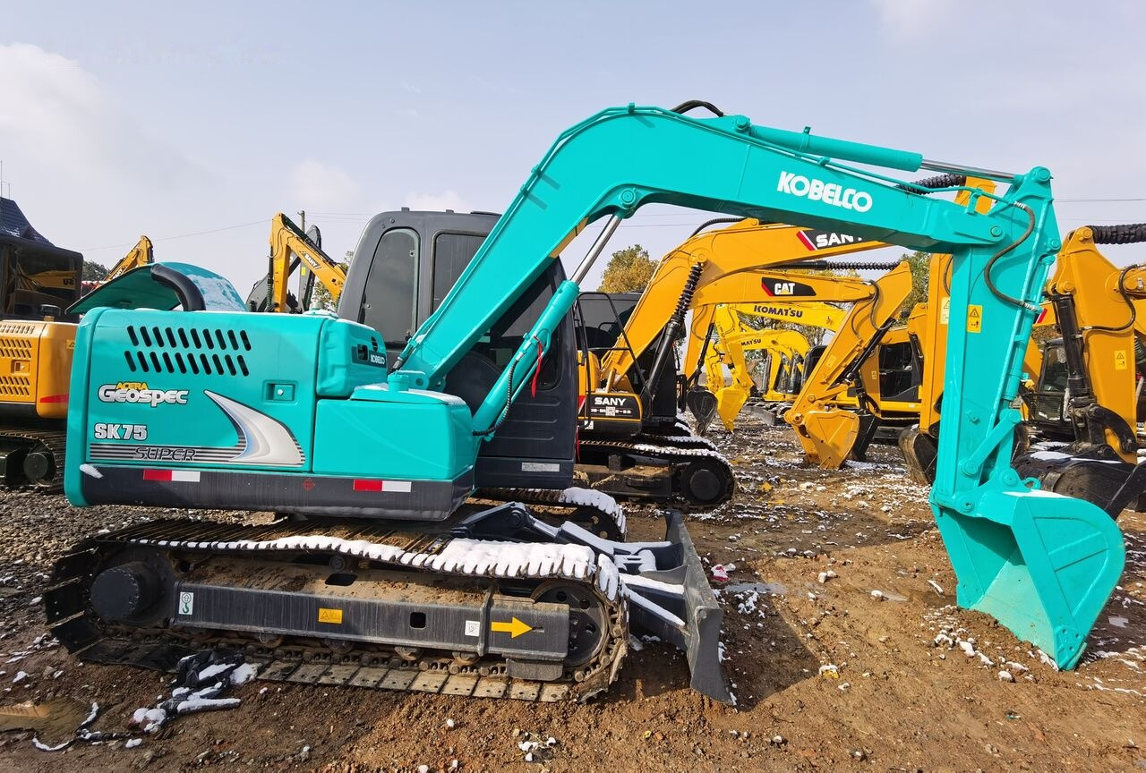 Kobelco SK75 - Mini escavadeira: foto 5 Kobelco SK75 - Mini escavadeira: foto 5