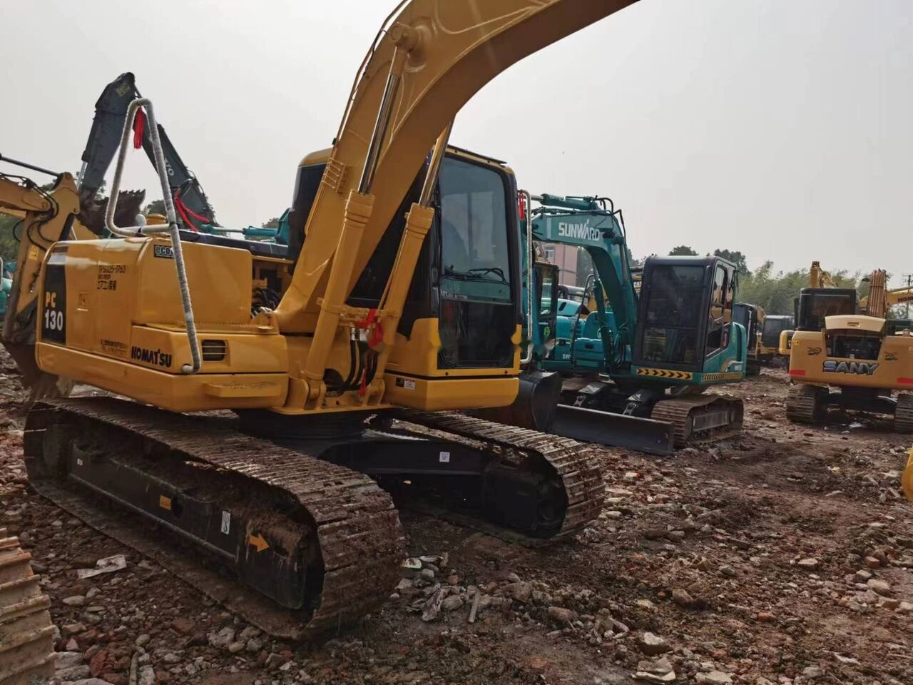 Komatsu PC130 - Escavadora de rastos: foto 2 Komatsu PC130 - Escavadora de rastos: foto 2