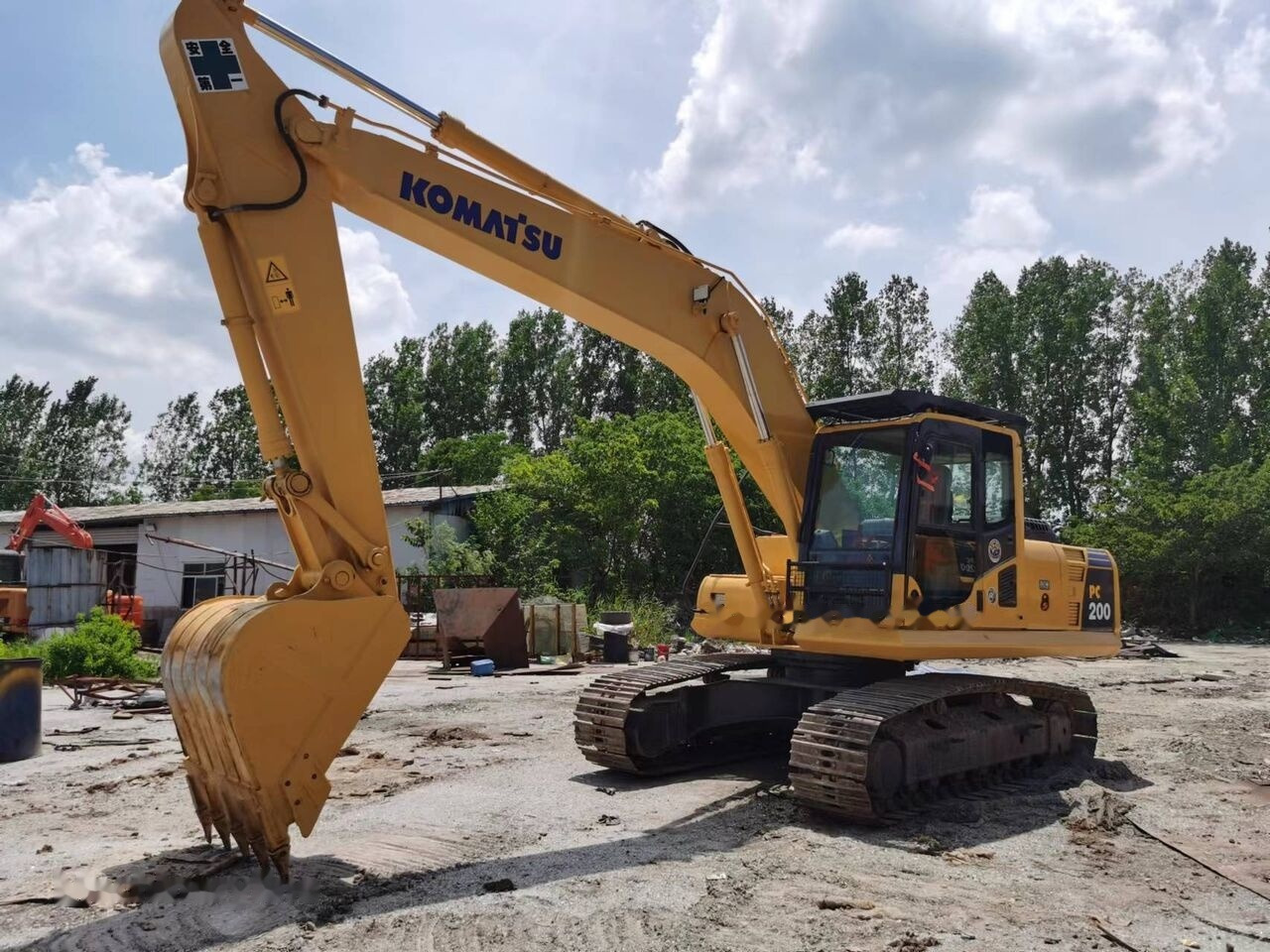 Komatsu PC200 - Escavadora de rastos: foto 1 Komatsu PC200 - Escavadora de rastos: foto 1