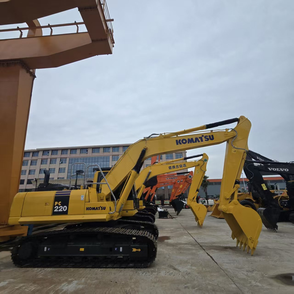 Komatsu PC220-8 - Escavadora de rastos: foto 3 Komatsu PC220-8 - Escavadora de rastos: foto 3