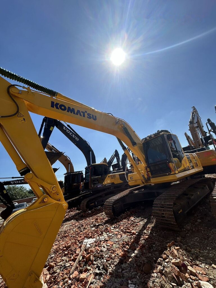 Komatsu PC240LC - Escavadora de rastos: foto 1 Komatsu PC240LC - Escavadora de rastos: foto 1