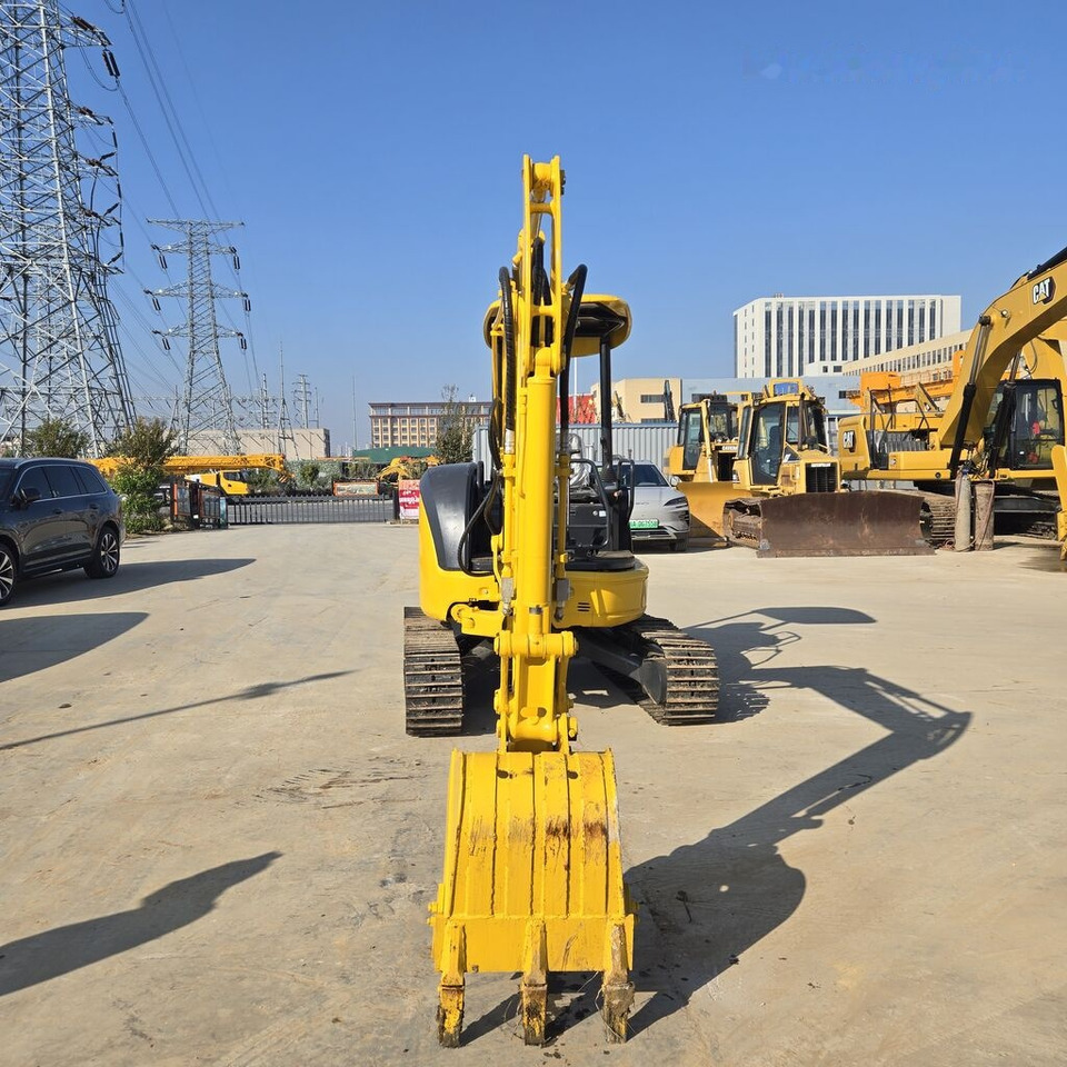 Komatsu PC35MR - Mini escavadeira: foto 2 Komatsu PC35MR - Mini escavadeira: foto 2