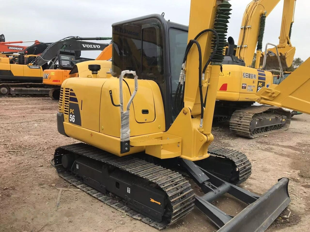Mini escavadeira Komatsu PC56: foto 7