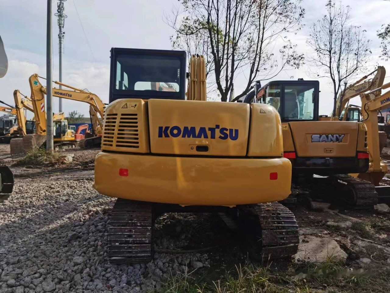 Komatsu PC70-8 - Mini escavadeira: foto 1 Komatsu PC70-8 - Mini escavadeira: foto 1