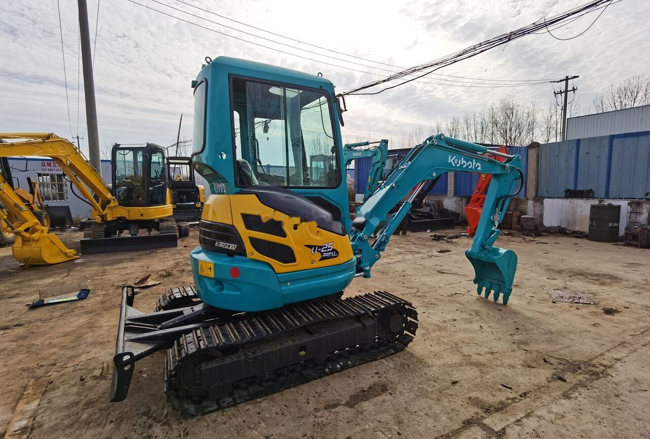 Kubota U25 - Mini escavadeira: foto 1 Kubota U25 - Mini escavadeira: foto 1