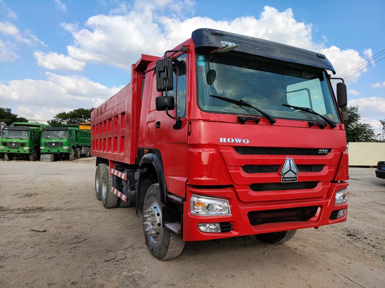 SINOTRUK HOWO 6x4 - Camião basculante: foto 3 SINOTRUK HOWO 6x4 - Camião basculante: foto 3