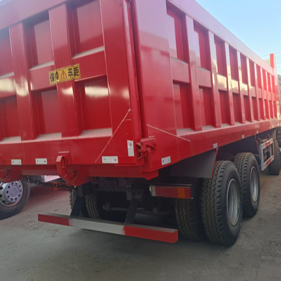 SINOTRUK HOWO 8x4 - Camião basculante: foto 5 SINOTRUK HOWO 8x4 - Camião basculante: foto 5