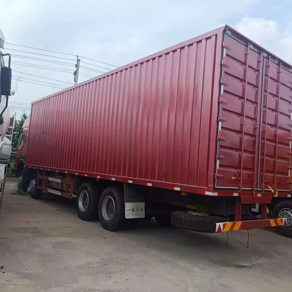 SINOTRUK HOWO - Camião furgão: foto 3 SINOTRUK HOWO - Camião furgão: foto 3