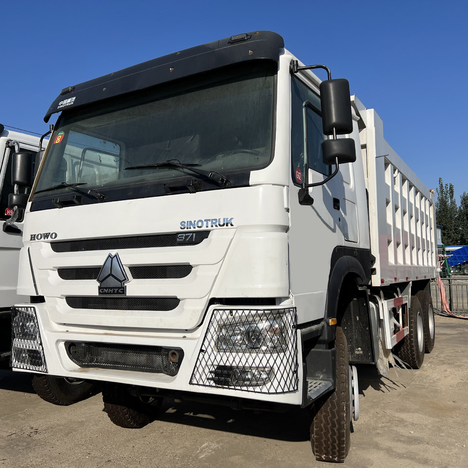 SINOTRUK HOWO - Camião basculante: foto 1 SINOTRUK HOWO - Camião basculante: foto 1