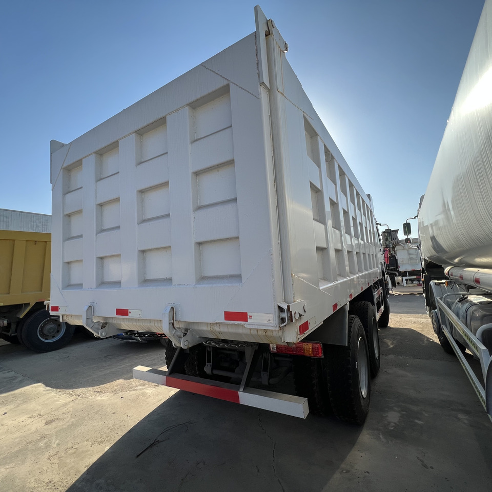 SINOTRUK HOWO - Camião basculante: foto 4 SINOTRUK HOWO - Camião basculante: foto 4