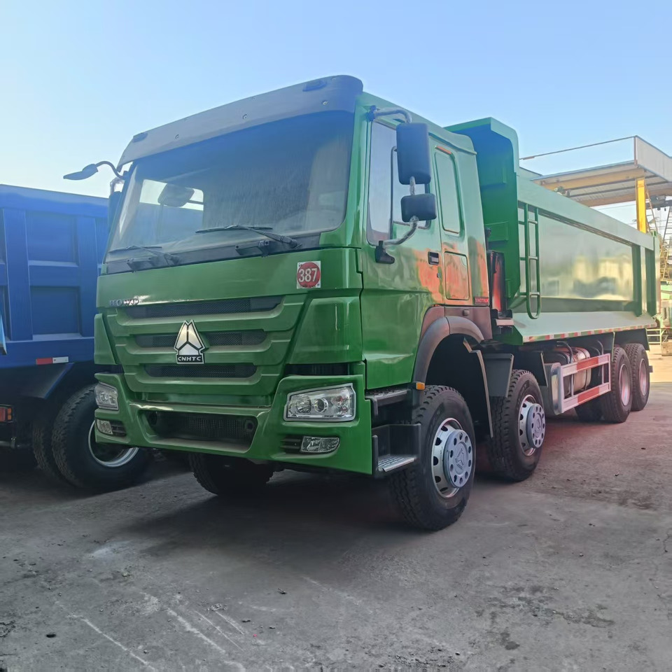 SINOTRUK HOWO - Camião furgão: foto 1 SINOTRUK HOWO - Camião furgão: foto 1