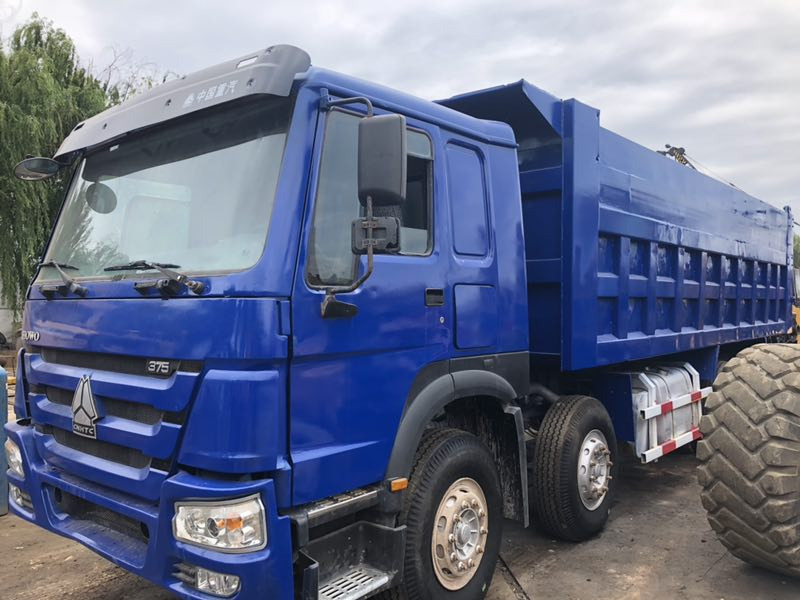 SINOTRUK HOWO - Camião basculante: foto 1 SINOTRUK HOWO - Camião basculante: foto 1