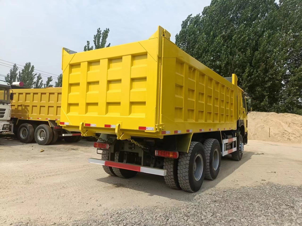 Camião basculante SINOTRUK HOWO: foto 7