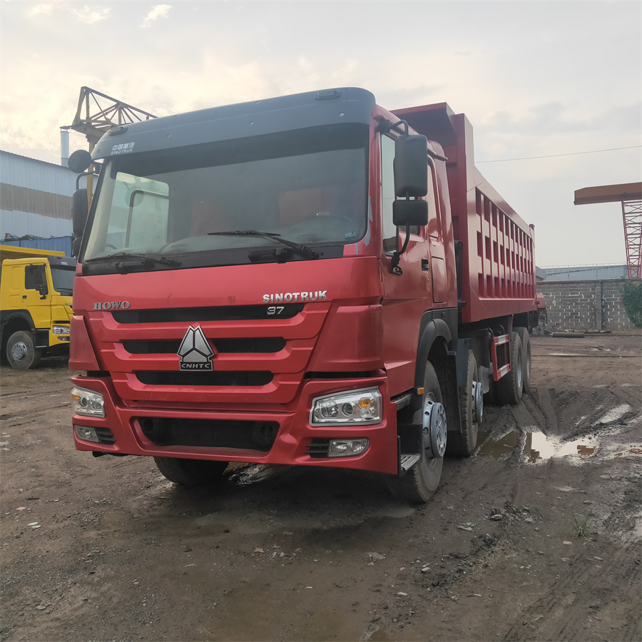 SINOTRUK HOWO - Camião basculante: foto 1 SINOTRUK HOWO - Camião basculante: foto 1