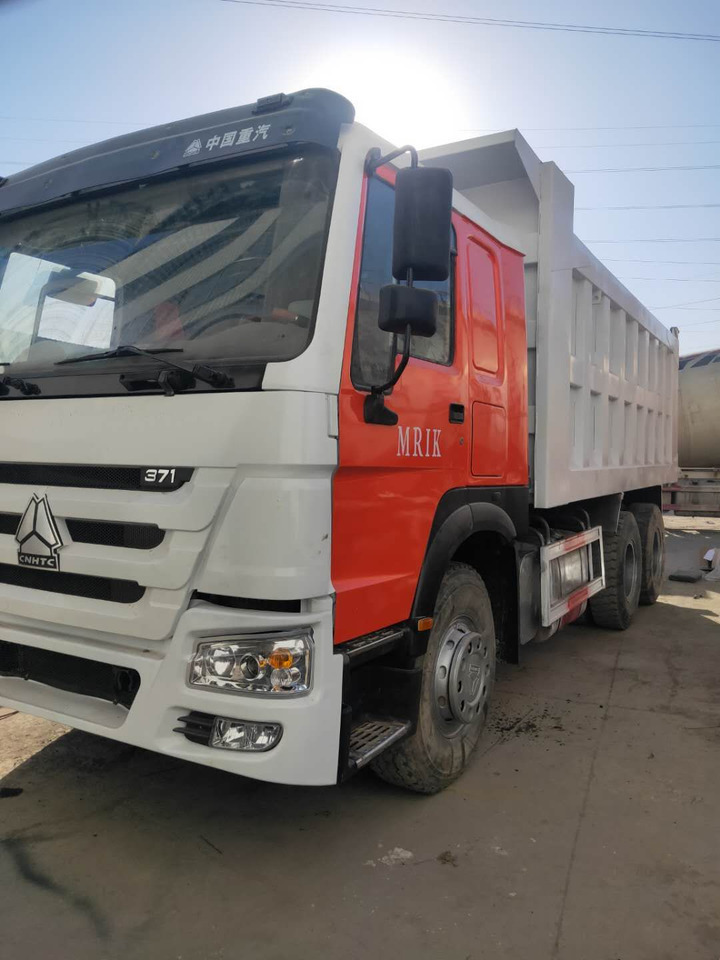 SINOTRUK HOWO - Camião basculante: foto 3 SINOTRUK HOWO - Camião basculante: foto 3