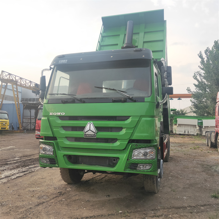 SINOTRUK HOWO - Camião basculante: foto 3 SINOTRUK HOWO - Camião basculante: foto 3