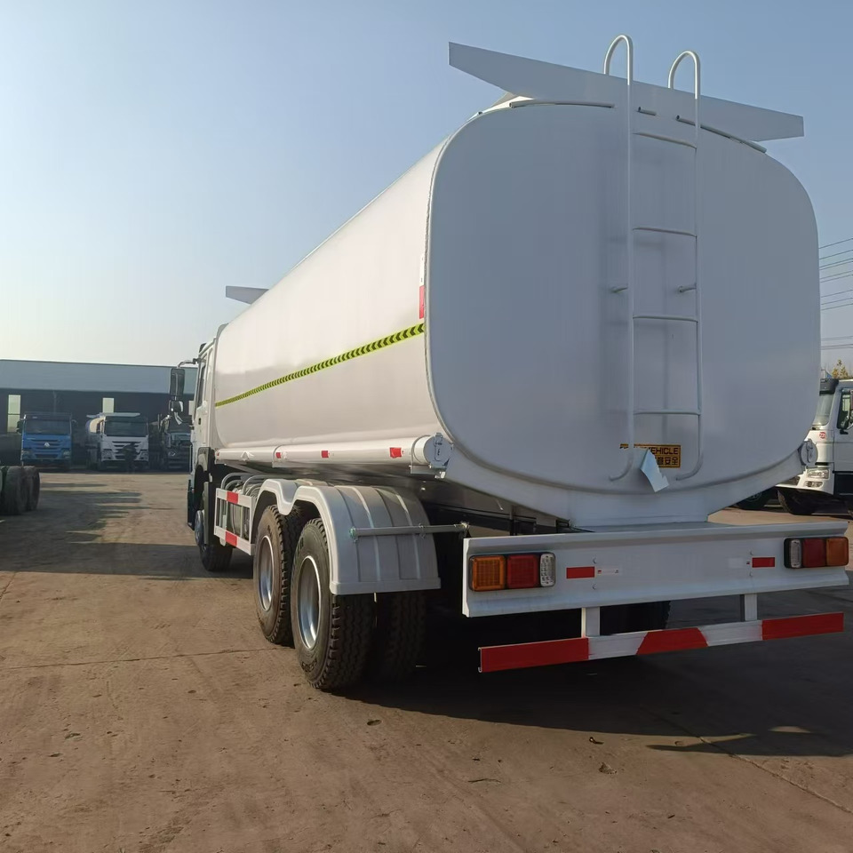 SINOTRUK HOWO - Camião cisterna: foto 4 SINOTRUK HOWO - Camião cisterna: foto 4