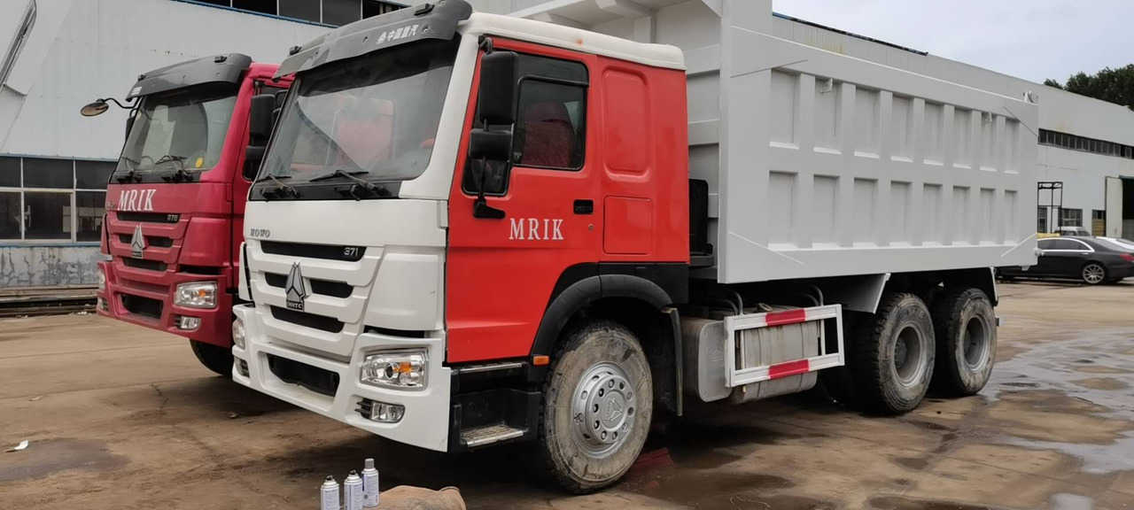 SINOTRUK HOWO - Camião basculante: foto 1 SINOTRUK HOWO - Camião basculante: foto 1