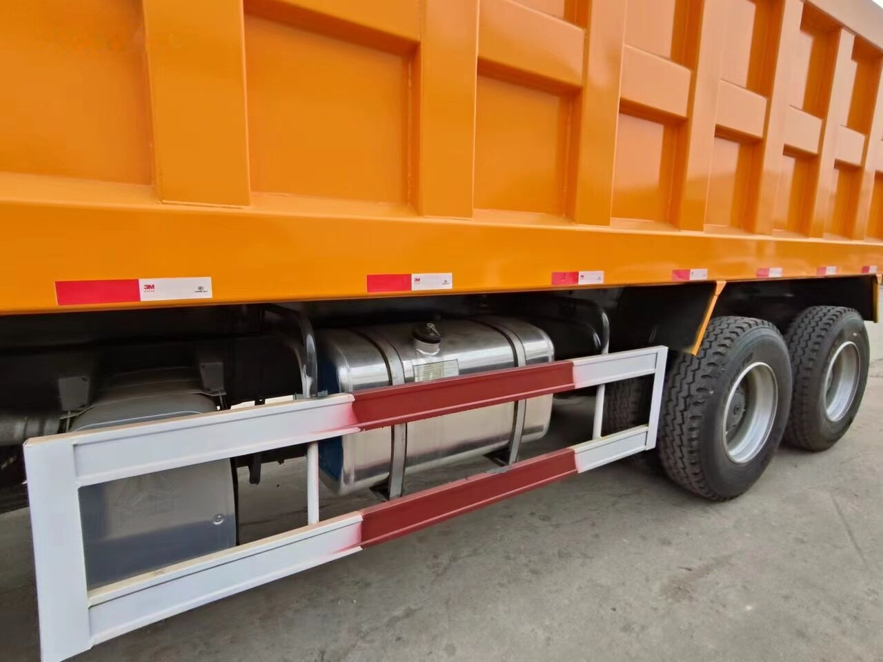 Camião basculante Sinotruk Howo 8*4: foto 11