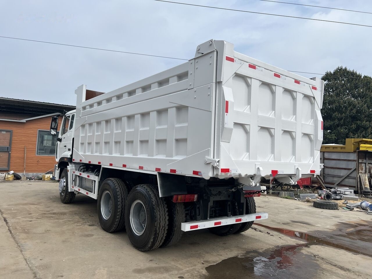 Sinotruk Howo - Camião basculante: foto 2 Sinotruk Howo - Camião basculante: foto 2