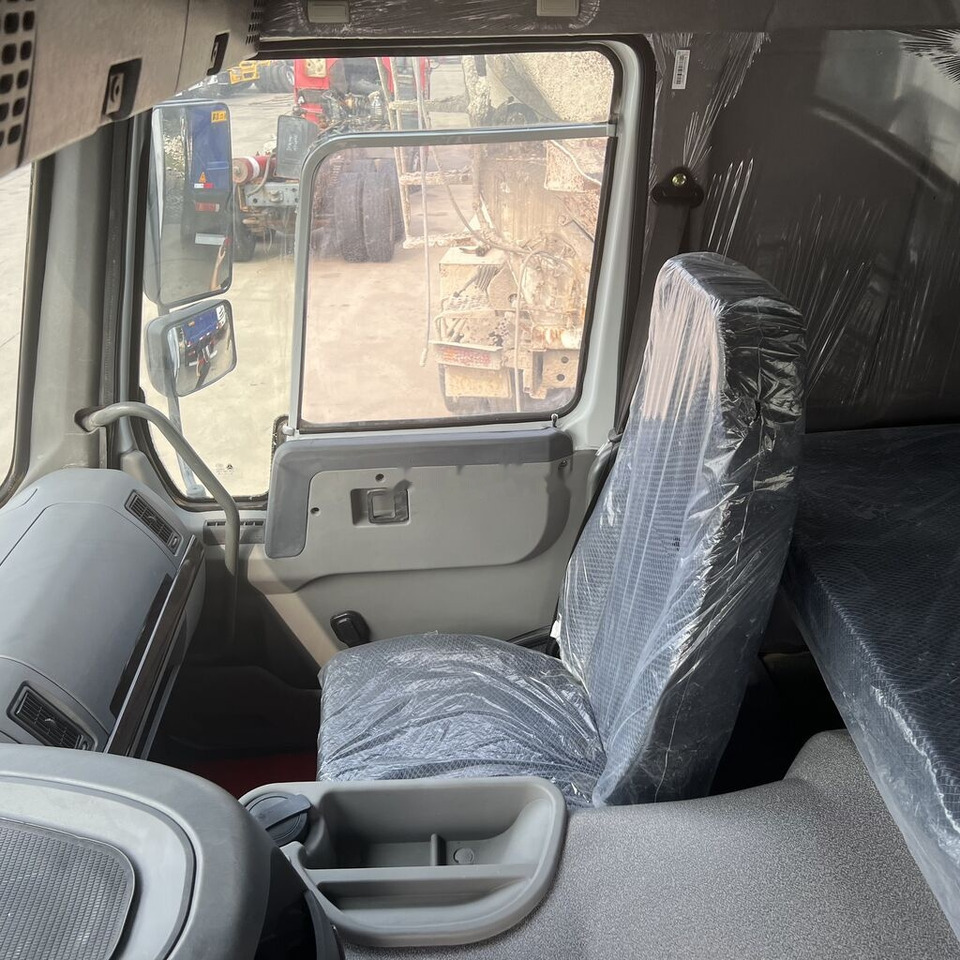 Sinotruk Howo - Camião basculante: foto 4 Sinotruk Howo - Camião basculante: foto 4