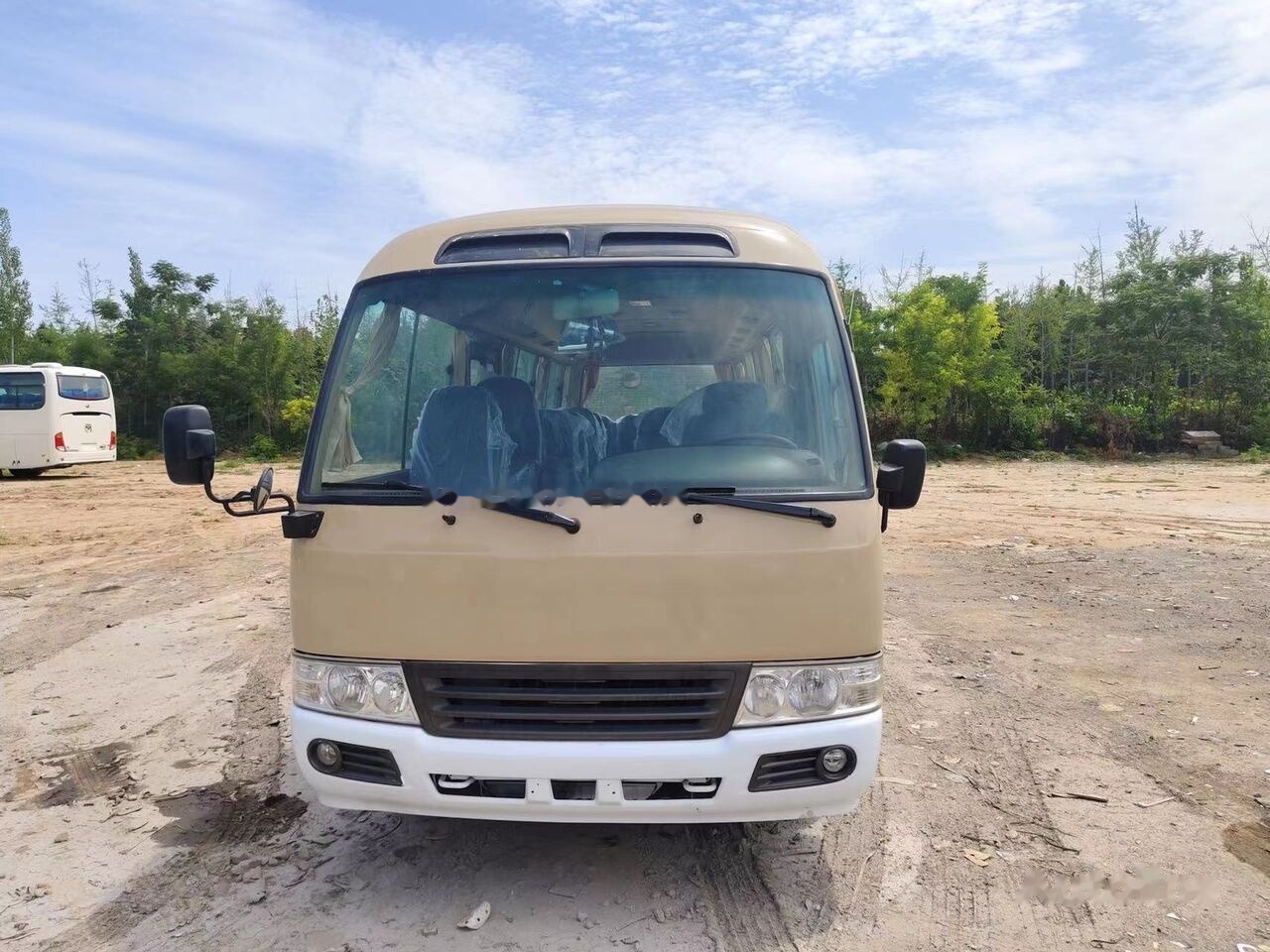 Locação financeira de Toyota Coaster Toyota Coaster: foto 7