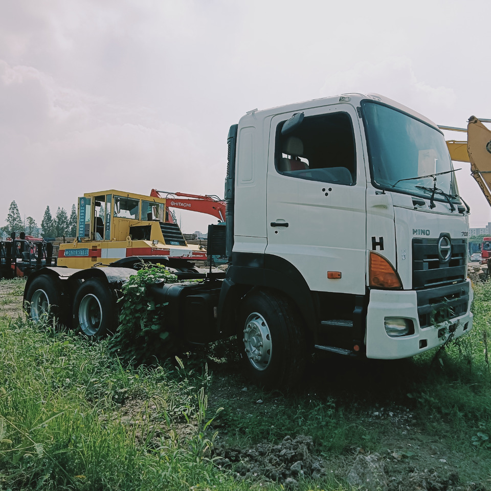 HINO 700 - Tractor: foto 4 HINO 700 - Tractor: foto 4
