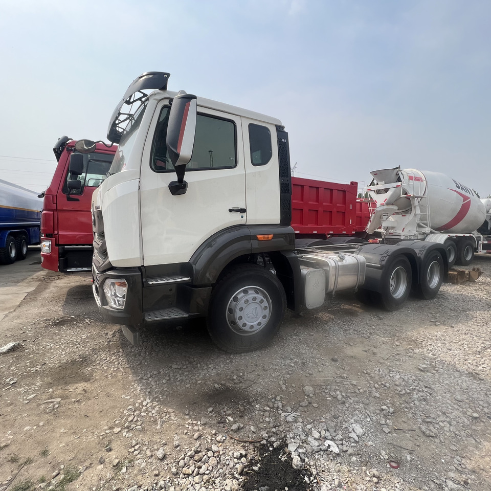SINOTRUK HOHAN - Tractor: foto 4 SINOTRUK HOHAN - Tractor: foto 4