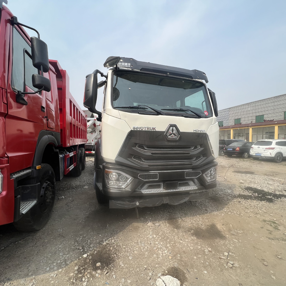 SINOTRUK HOHAN - Tractor: foto 1 SINOTRUK HOHAN - Tractor: foto 1
