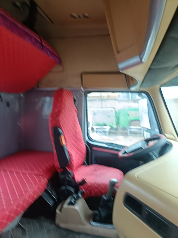 Tractor SINOTRUK HOWO A7: foto 7 Tractor SINOTRUK HOWO A7: foto 7