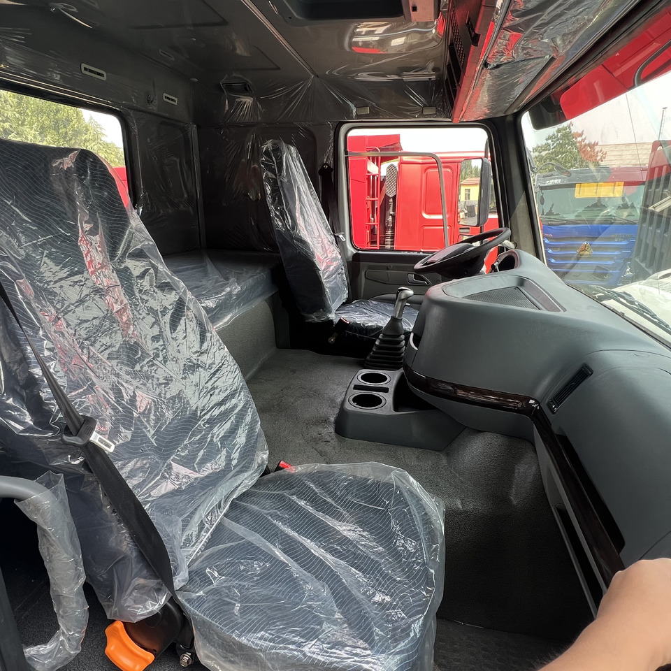SINOTRUK HOWO tralier head - Tractor: foto 2 SINOTRUK HOWO tralier head - Tractor: foto 2