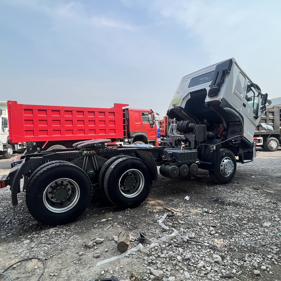 SINOTRUK HOWO tralier head - Tractor: foto 1 SINOTRUK HOWO tralier head - Tractor: foto 1