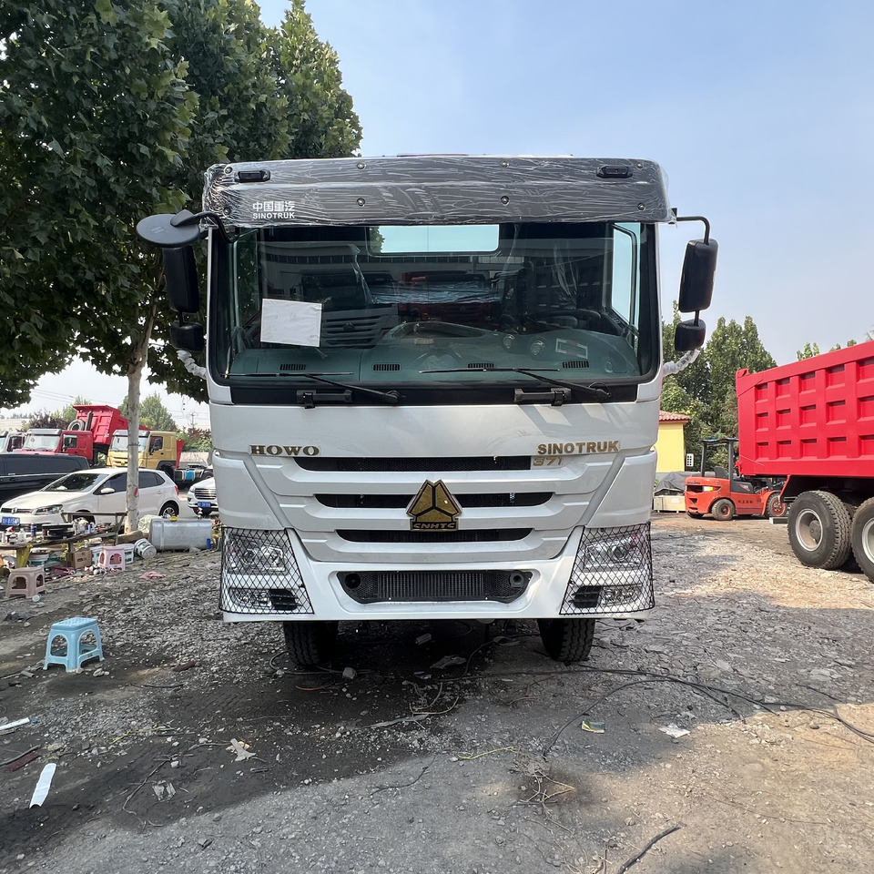 SINOTRUK HOWO tralier head - Tractor: foto 4 SINOTRUK HOWO tralier head - Tractor: foto 4