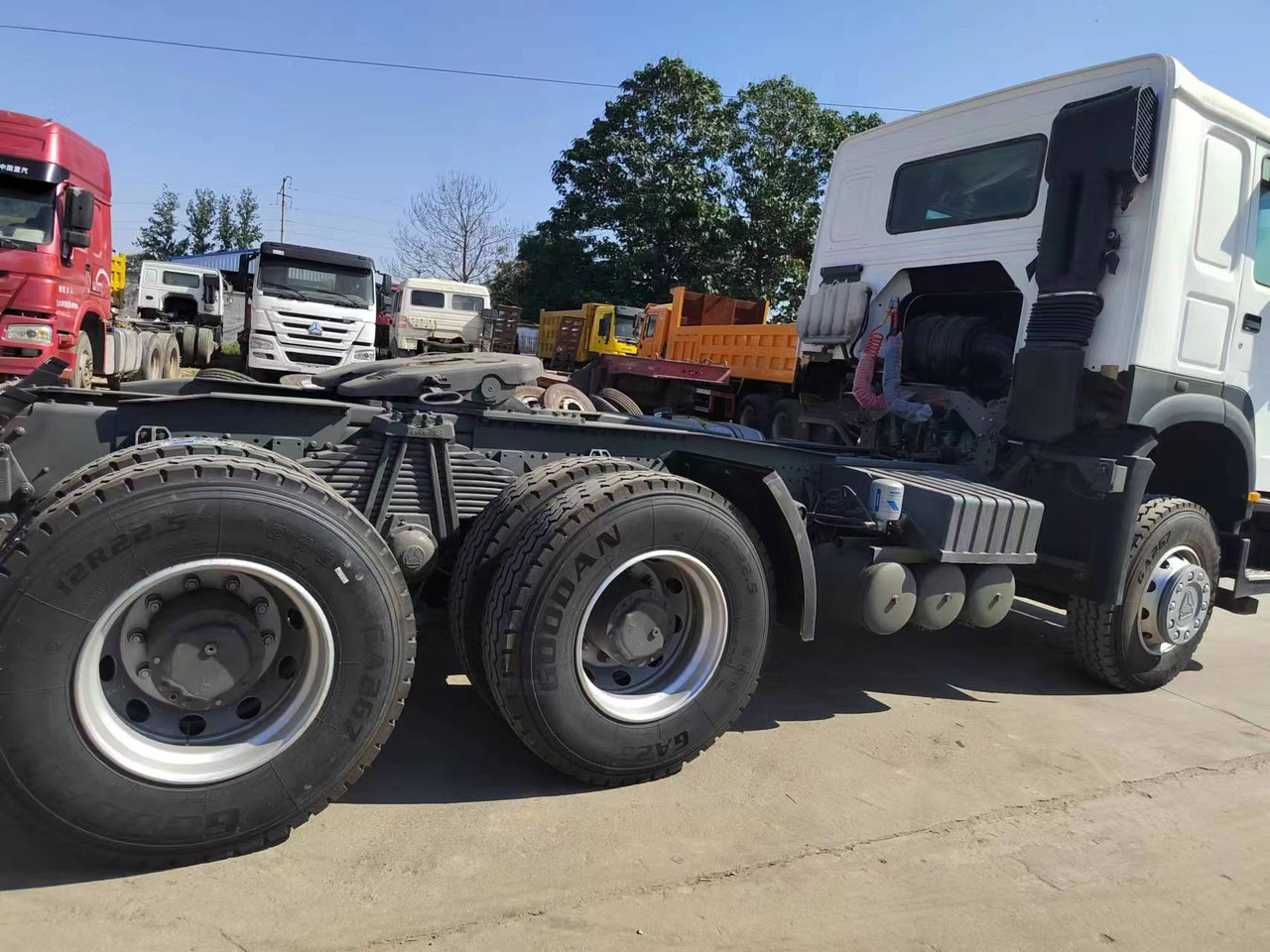 Tractor SINOTRUK Howo trailer head: foto 7