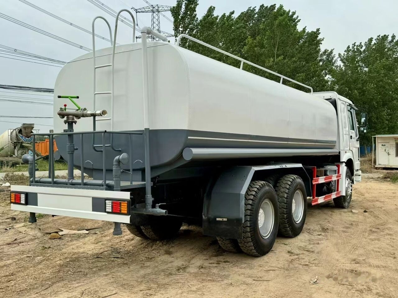 Sinotruk Howo 6*4 20cm³ - Veículo municipal/ Especial: foto 5 Sinotruk Howo 6*4 20cm³ - Veículo municipal/ Especial: foto 5