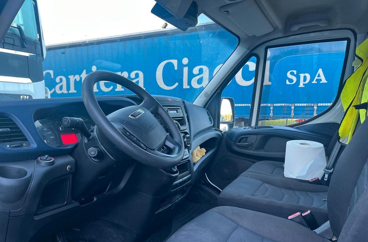 Iveco Daily 35-160 Passo Lungo e Tetto Alto - Furgão: foto 3 Iveco Daily 35-160 Passo Lungo e Tetto Alto - Furgão: foto 3