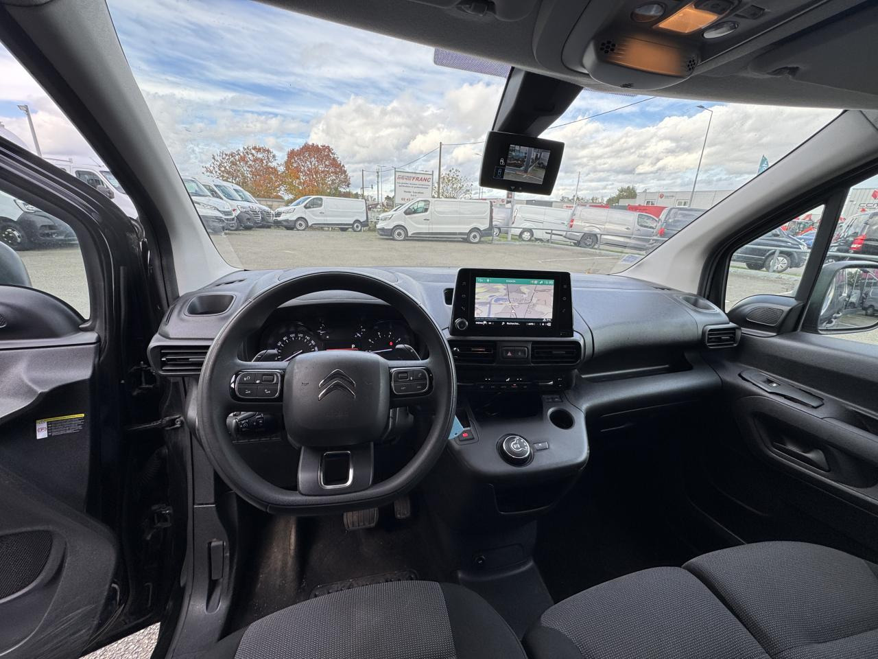 CITROEN Berlingo 1.5 BlueHDi S&S - 130 - BV EAT8 III FOURGON Fourgon M Driver 650 kg PHASE 1 - Furgão: foto 3 CITROEN Berlingo 1.5 BlueHDi S&S - 130 - BV EAT8 III FOURGON Fourgon M Driver 650 kg PHASE 1 - Furgão: foto 3