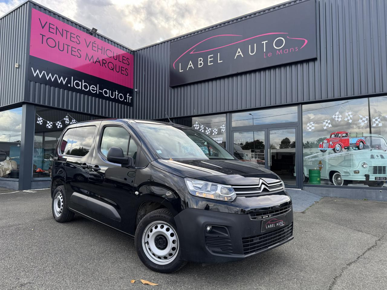 CITROEN Berlingo 1.5 BlueHDi S&S - 130 - BV EAT8 III FOURGON Fourgon M Driver 650 kg PHASE 1 - Furgão: foto 1 CITROEN Berlingo 1.5 BlueHDi S&S - 130 - BV EAT8 III FOURGON Fourgon M Driver 650 kg PHASE 1 - Furgão: foto 1