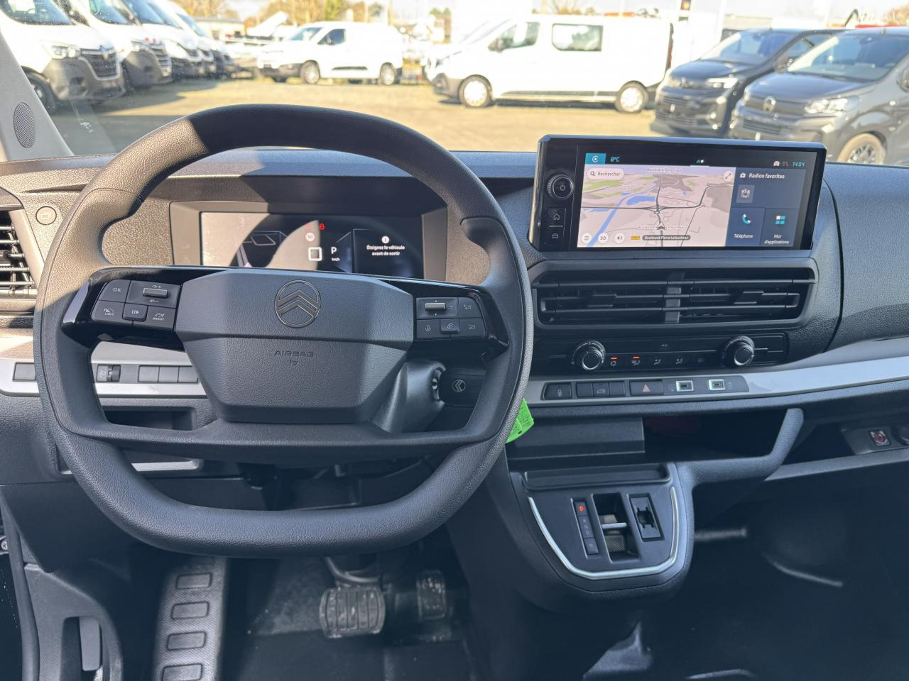 CITROEN Jumpy M 2.0 BlueHDi - 180 S&S - BV EAT8 III FOURGON . PHASE 2 - Furgão: foto 4 CITROEN Jumpy M 2.0 BlueHDi - 180 S&S - BV EAT8 III FOURGON . PHASE 2 - Furgão: foto 4