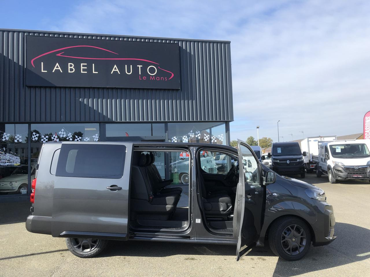 CITROEN Jumpy XL 2.0 BlueHDi - 180 S&S - BV EAT8 III CABINE APPROFONDIE Cabine approfondie Fixe PHASE 2 - Furgão: foto 3 CITROEN Jumpy XL 2.0 BlueHDi - 180 S&S - BV EAT8 III CABINE APPROFONDIE Cabine approfondie Fixe PHASE 2 - Furgão: foto 3