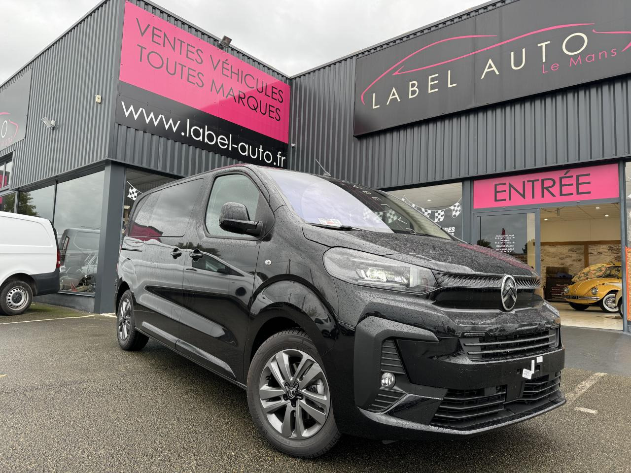 CITROEN jumpy M 2.0 BLUEHDI 180 S S EAT8 DOUBLE CABINE 5 PLACES - Furgão: foto 1 CITROEN jumpy M 2.0 BLUEHDI 180 S S EAT8 DOUBLE CABINE 5 PLACES - Furgão: foto 1