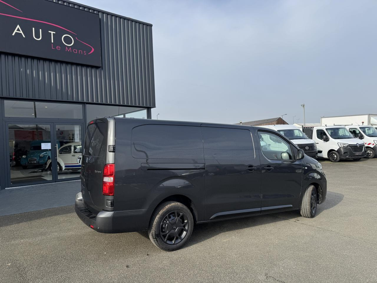 Citroen Jumpy 2 PLACES XL 2.0 BLUEHDI 180CH S&S PACK PREMIUM CONNECT EAT8 - Furgão: foto 5 Citroen Jumpy 2 PLACES XL 2.0 BLUEHDI 180CH S&S PACK PREMIUM CONNECT EAT8 - Furgão: foto 5