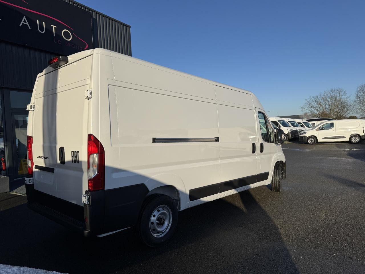 FIAT Ducato Tôlé 3.3 L H2 2.2 - 140ch - Furgão: foto 5 FIAT Ducato Tôlé 3.3 L H2 2.2 - 140ch - Furgão: foto 5