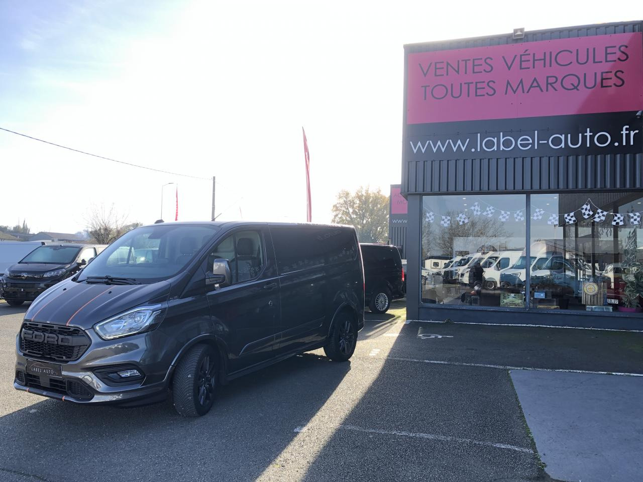 FORD Transit Custom 2.0 TDCi - 170 - BVA S&S TRANSIT CUSTOM FOURGON Fourgon 290 L1H1 Sport PHASE 2 - Furgão: foto 5 FORD Transit Custom 2.0 TDCi - 170 - BVA S&S TRANSIT CUSTOM FOURGON Fourgon 290 L1H1 Sport PHASE 2 - Furgão: foto 5