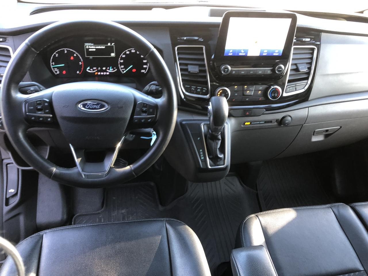 FORD Transit Custom 2.0 TDCi - 170 - BVA S&S TRANSIT CUSTOM FOURGON Fourgon 290 L1H1 Sport PHASE 2 - Furgão: foto 3 FORD Transit Custom 2.0 TDCi - 170 - BVA S&S TRANSIT CUSTOM FOURGON Fourgon 290 L1H1 Sport PHASE 2 - Furgão: foto 3