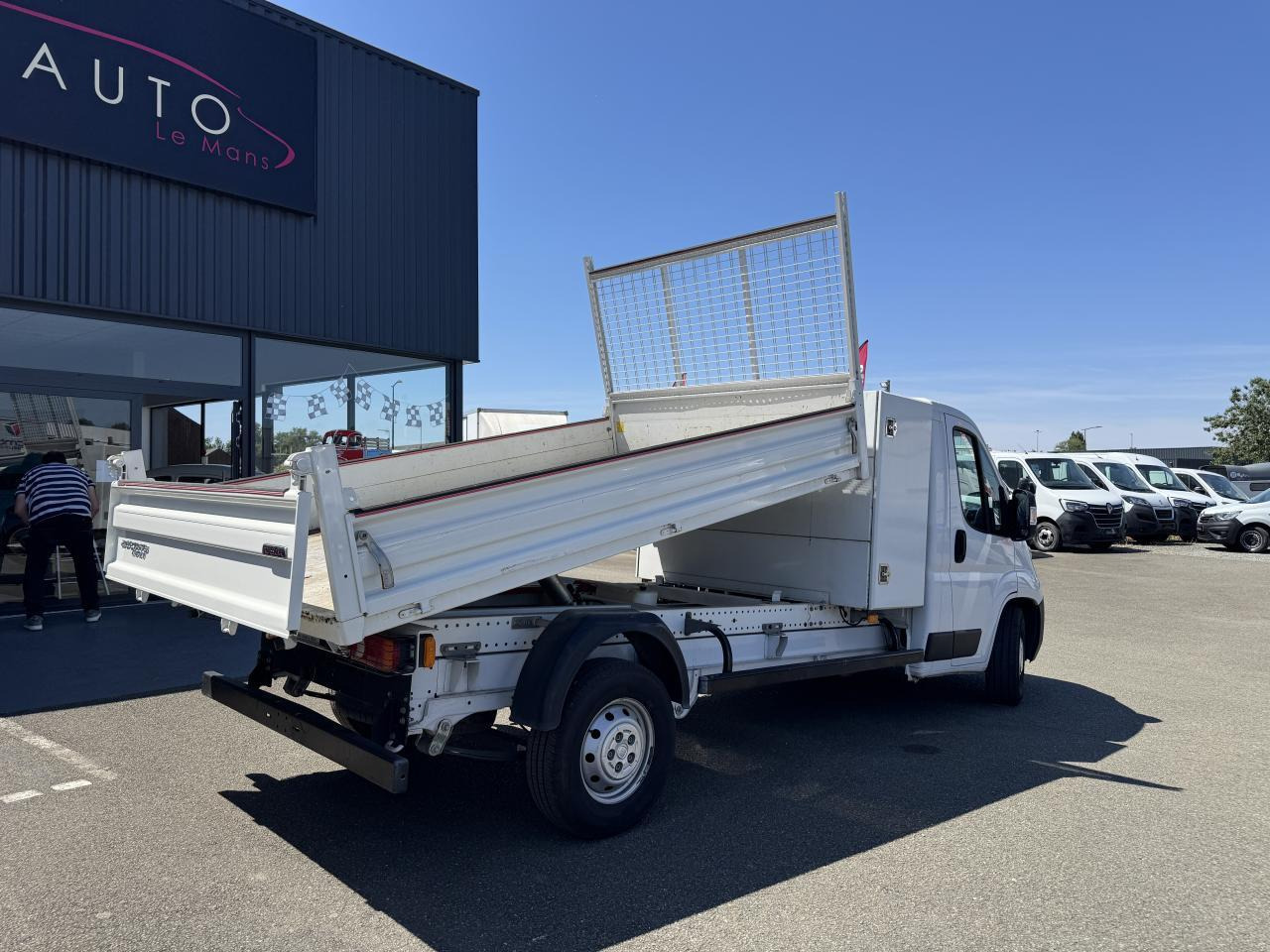 Fiat Ducato 3.5 MAXI L 2.3 MULTIJET 160CH BENNE ACIER PACK PRO NAV + COFFRE JPM - Carrinha basculante: foto 5 Fiat Ducato 3.5 MAXI L 2.3 MULTIJET 160CH BENNE ACIER PACK PRO NAV + COFFRE JPM - Carrinha basculante: foto 5