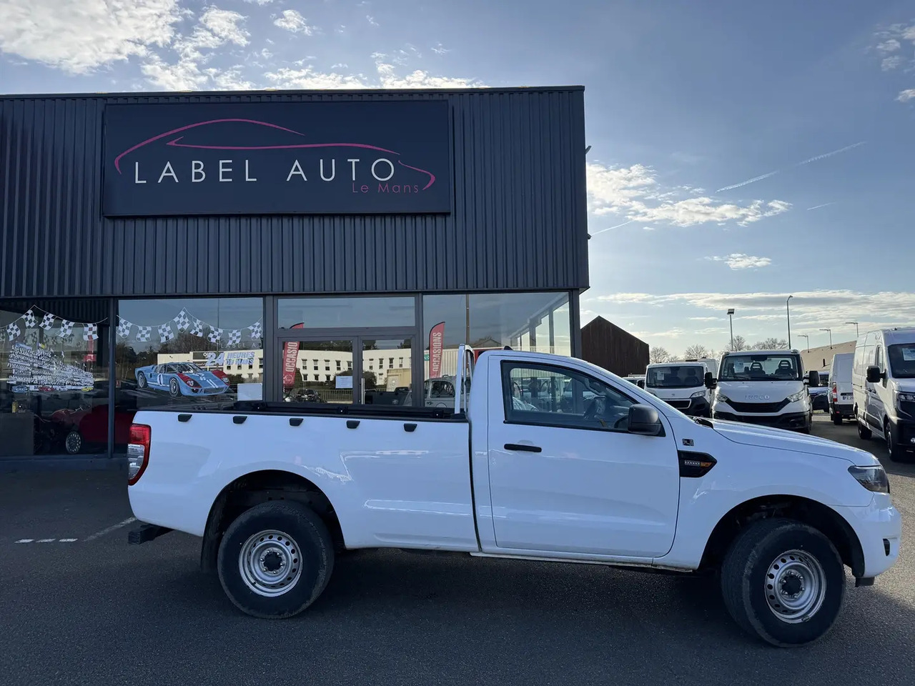Ford Ranger 2.0 TDCI 170CH SIMPLE CABINE XL - Pick-up: foto 1 Ford Ranger 2.0 TDCI 170CH SIMPLE CABINE XL - Pick-up: foto 1